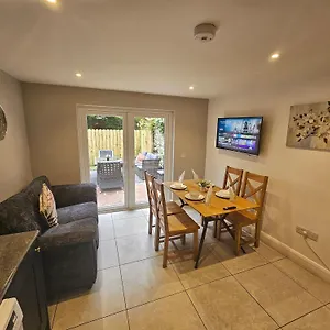 https://7-eyre-square-lane.galwayhotelsireland.net