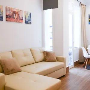 https://apartamento-san-jacinto-iii.es-andalucia.com